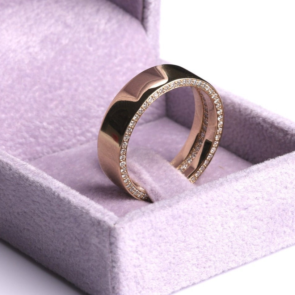 Wedding Band 18k Brushed with Diamonds