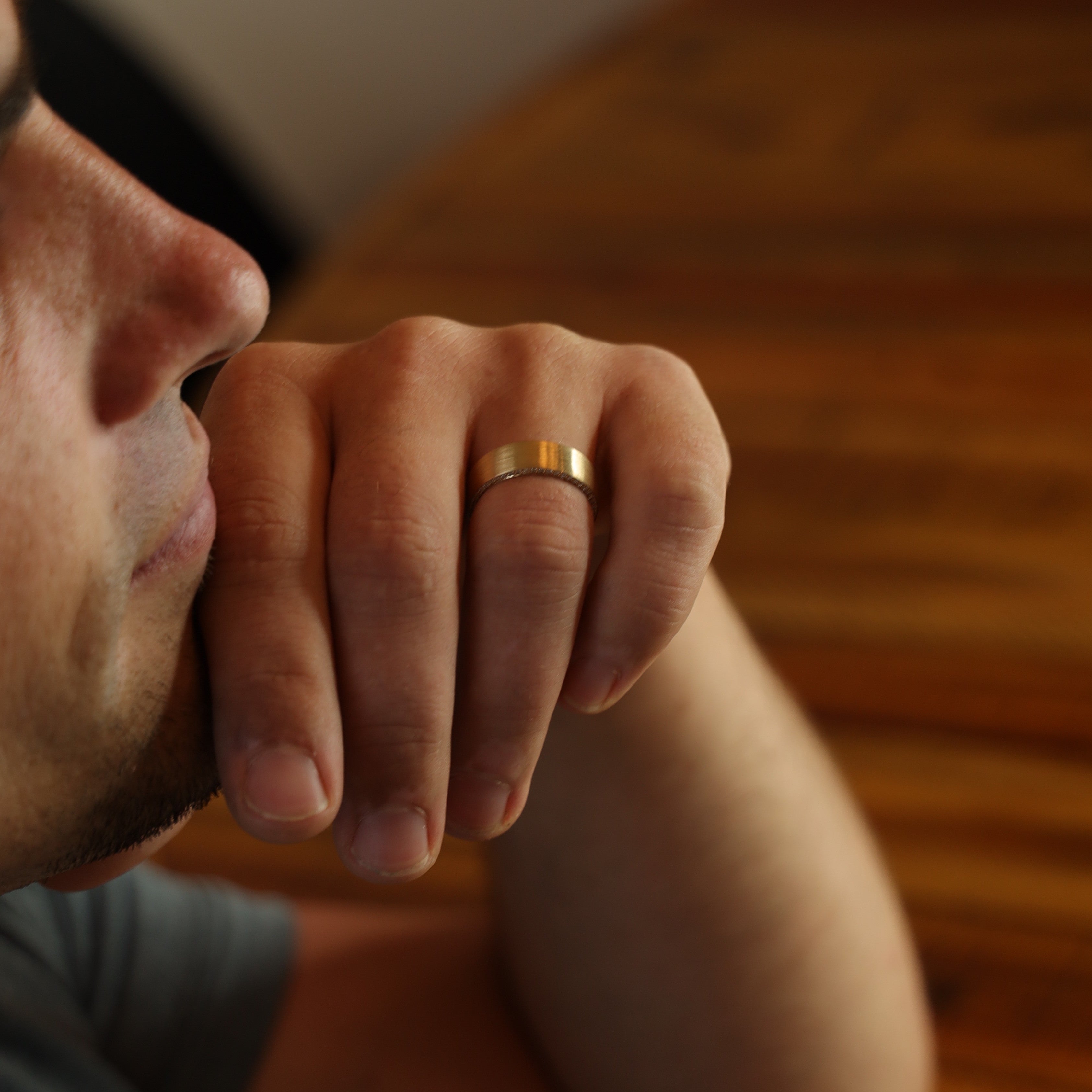 Wedding Band Brushed 18K Gold Gold With Side Diamonds