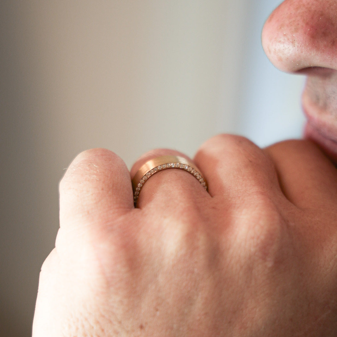 Wedding Band Brushed 18K Gold Gold With Side Diamonds