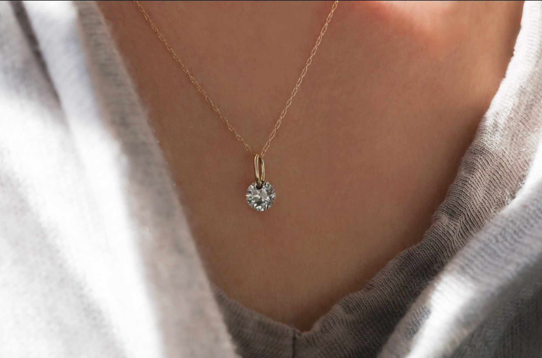 Necklace Floating Diamond